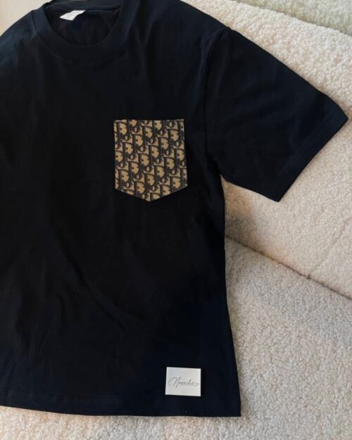 Unisex T-shirt with pocket, select the fabric