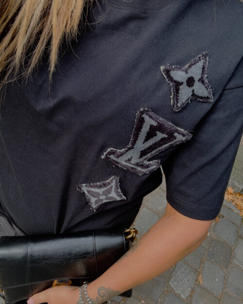 T-shirt with 3 logos, select the color