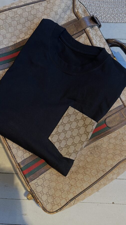 Unisex T-shirt with pocket, select the fabric
