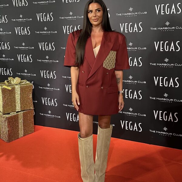 Double breasted colbert short sleeves, select the fabric