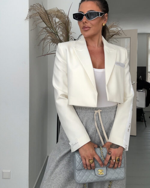 Cropped or normal lengte, blazer with signature silk detail