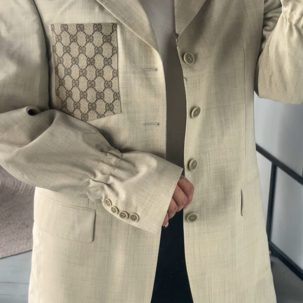 Colbert with pocket and elastic sleeves, select the fabric